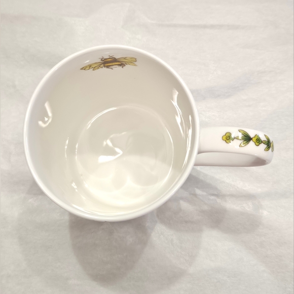 Queen's "Botanic" coffee mug. - Picture 7 of 9